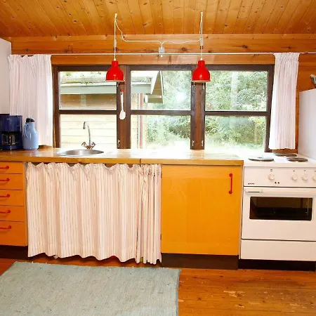 Two-bedroom Holiday In 21